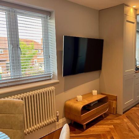 A Luxury 2 Bedroom Apartment Barnet Dış mekan fotoğraf